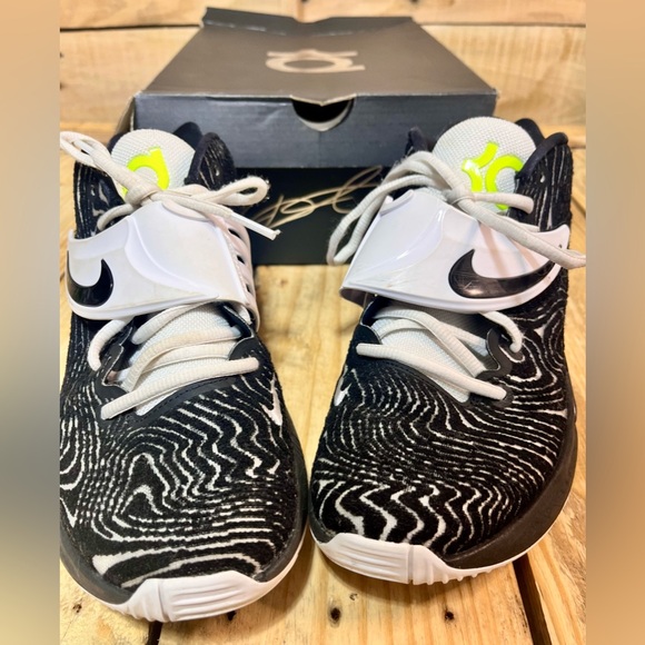 Nike KD 14 TB Black & White Men's Basketball Ball Sneaker Shoes Size 8 - Picture 2 of 10